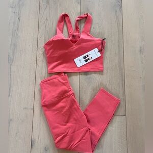 Brand new alo yoga top and pant both size small